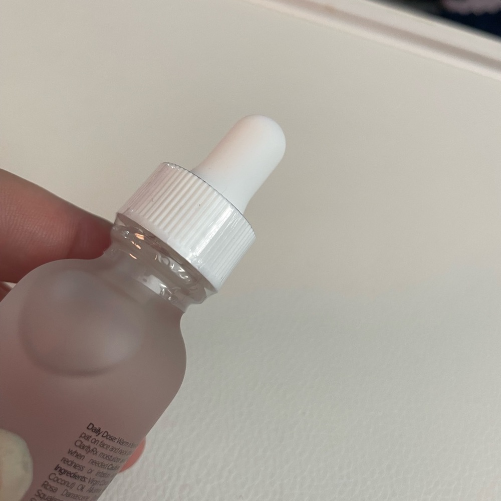 Clarity Rx glimmer of hope shimmering facial oil - Picture 4 of 6